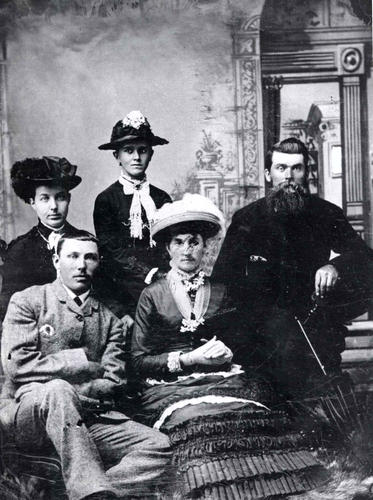 1885 Family Portrait Quantz