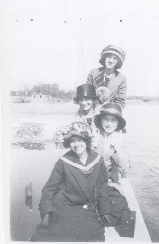 Lake Simcoe 1930s fashion